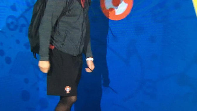 Ronaldo külotlu çorap giymiş?