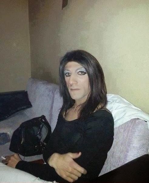 Sizce hangi travesti daha güzel (aletleri yerinde) ?