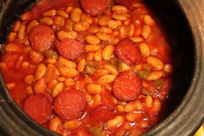 Sucuklu kuru fasulye mi? Pastırmalı kuru fasulye mi?