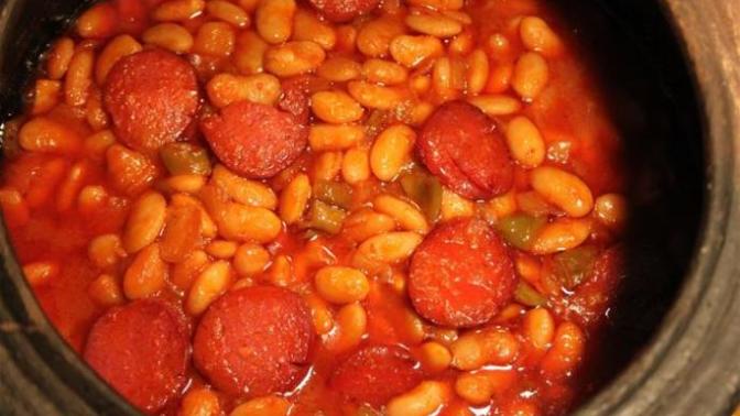 Sucuklu kuru fasulye mi? Pastırmalı kuru fasulye mi?