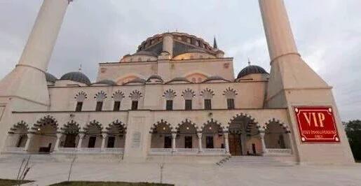 "VIP" Cami duyup gördünüz mü hiç?