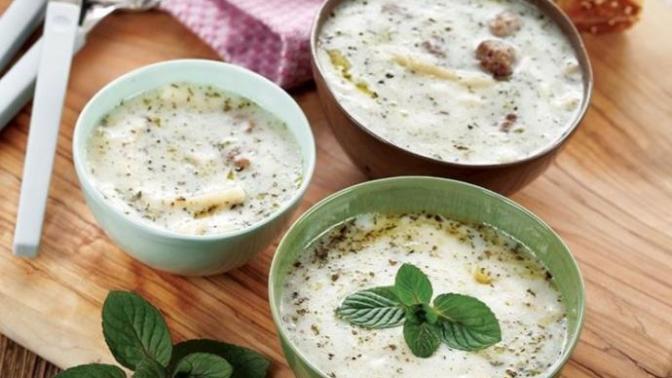 Yoğurt çorbasının yanına ne gider?
