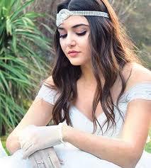 Hande Erçel mi? , Leyla Lydia Tuğutlu mu?