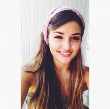 Hande Erçel mi? ,Leyla Lydia Tuğutlu mu?