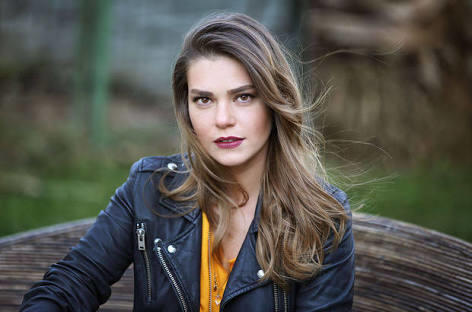 Asli enver mi hande ercel mi? Ve kac yasinda duruyorlar?