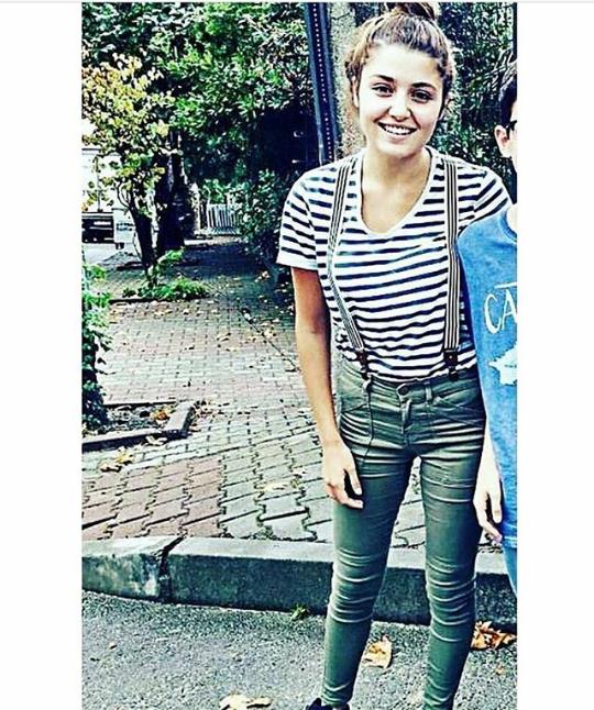 Sizce hande ercelin makyajsiz hali guzel mi fotograf bugunden