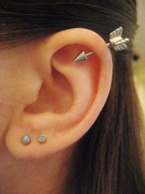 Sizce industrial piercing mi güzel helix piercing mi?