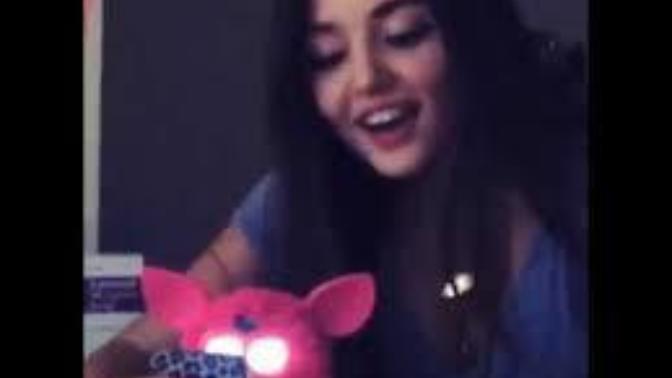 Hande Erçel'e çok benzetiliyorum?