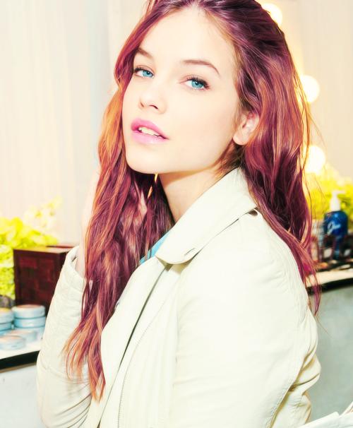 Barbara Palvin mi? Jessiann Gravel mi?