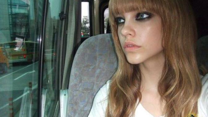 Barbara Palvin bildiğin çirkin. Dürüst olun arkadaşlar. Di mi?