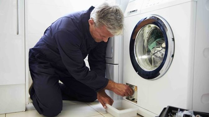 Çamasır makinesinin içindeki su nasıl boşaltılır?