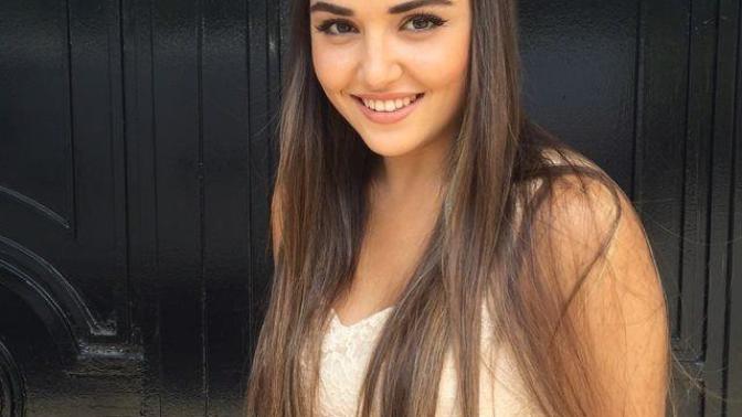 Deniz Baysal mı Hande Erçel mi daha güzel? ANKET?