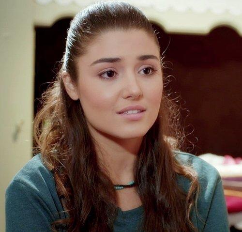 Şu kızın neresi güzel ya.. Hande erçelin abartıldığı kadar güzel olmaması?