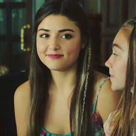 Şu kızın neresi güzel ya.. Hande erçelin abartıldığı kadar güzel olmaması?
