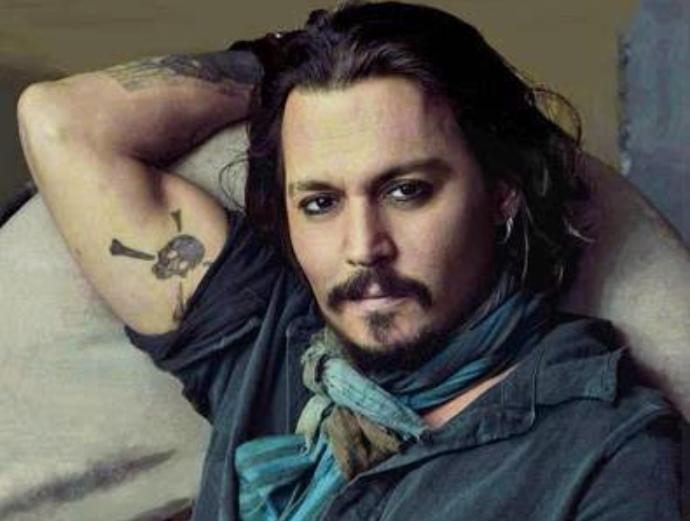 Arkadaşlar Barış Akarsu ve Johnny Depp birbirlerine çok benzemiyor mu?