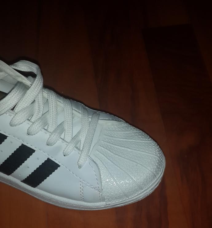 Çakma adidas shfsdjkfs :D?
