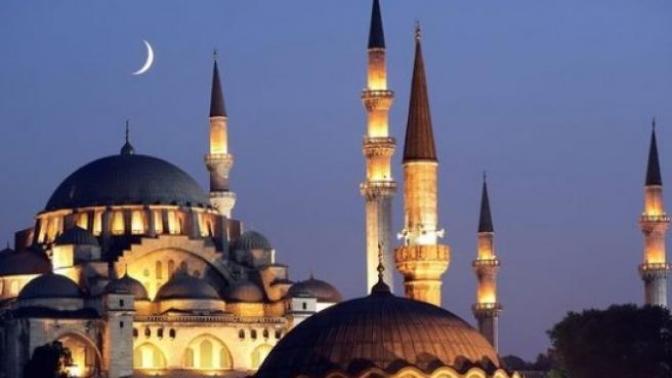 Arkadaşlar cuma selası cuma öğle ezanından ne kadar önce okunuyor?