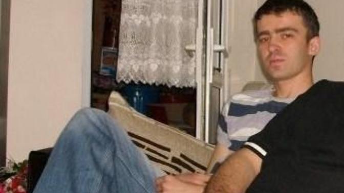 Göz altımdaki yağ kaybı nedeniyle yüzümdeki ifade yaşlı. benden büyük dayılar bana abi diyor. nasıl kurtulabilirim?