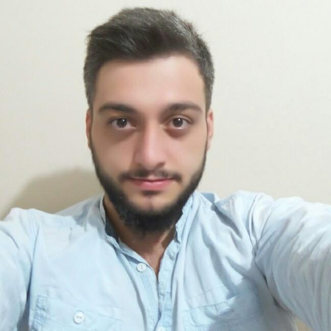 Bir çok kişi Hakan Çalhanoğlu'na benzediğimi iddia ediyor. Sizce benzerlik var mı?