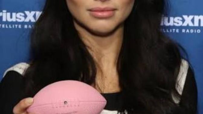 Adriana lima'nin bakışlarını aptalca bulan bir tek ben niyim?