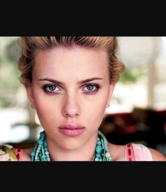 Scarlett Johansson'a benzetiyliyorum güzel mi?