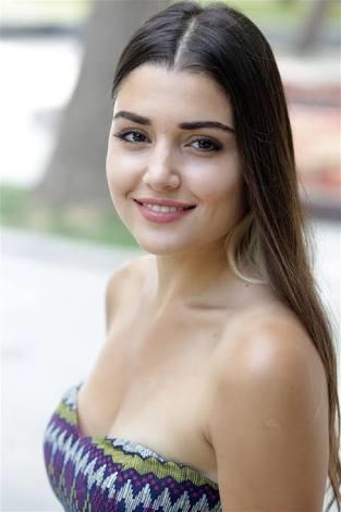 Hande Erçel Iki Yılda Degismis mi sizce?