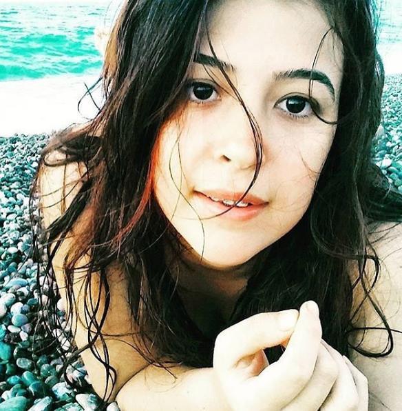 kızların yüz bölümü çok tatlı hoşuma gidiyor sizcede öyle mi?