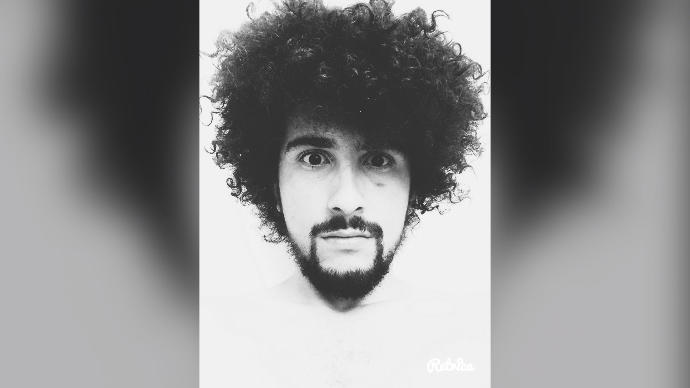 Kıvırcık saçlı erkeğe küpe gider mi? Resmime bakarak yorumlar mısınız??