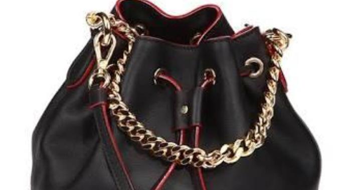 Taklit moschino çantayı nerde bulabilirim?