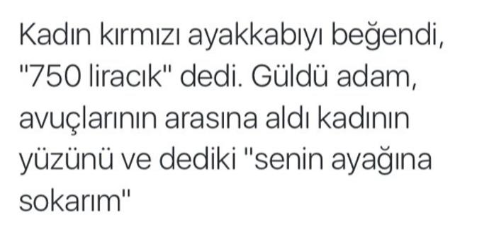 Kadın kırmızı ayakkabıyı beğendi. ?