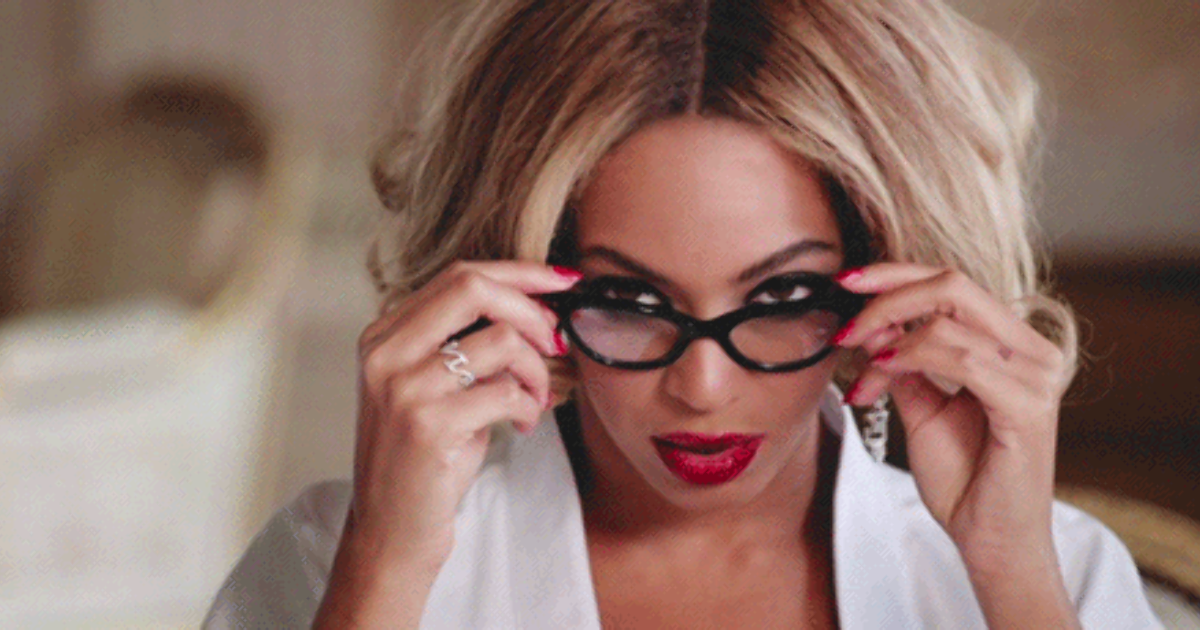 Sizce Üniversitede En güzel kızlar/en yakışıklı erkekler