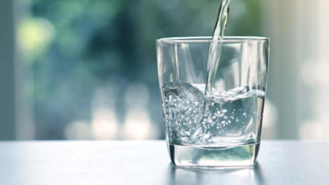 1 litre su, süt kaç bardak eder? 1 litre kaç bardak?