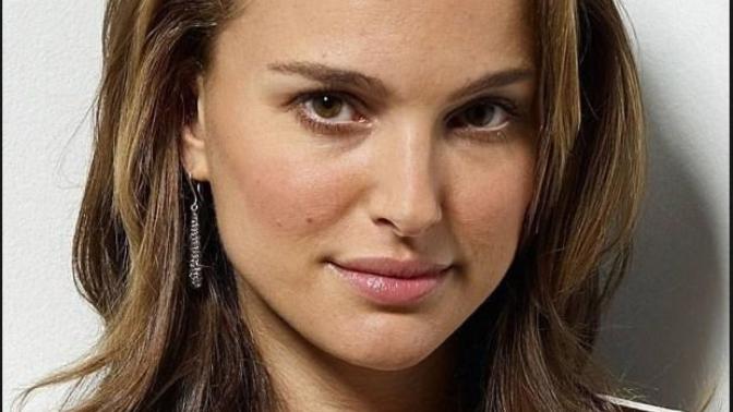 Natalie Portman, Jessica Alba ve Keira Knightley sizce de çok benzemiyor mu?