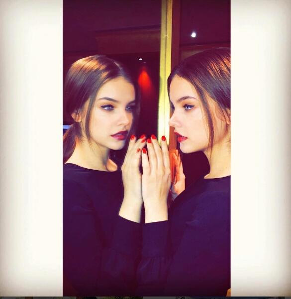 Barbara Palvin'i Gözü Mavi Olmasa Da Beğenir miydiniz?
