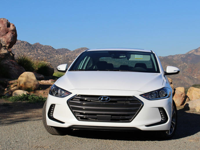 yeni hyundai elantra almayı düşünüyorum sizce nasıl araç ?