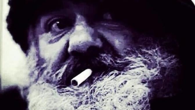 Erkekler sevmeyi bilmez, onlar duygusuz odunun teki diyen kadınlar burda mı?