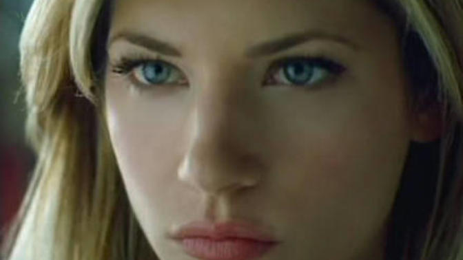 Katheryn Winnick mi daha güzel/alımlı/çekici Hande Erçel mi?