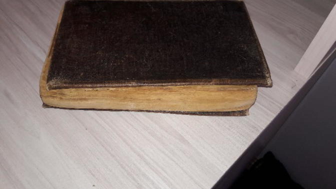 Elimde 100 yıllık Kuran-i Kerim var ne kadar eder? resimli?