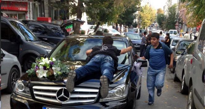 Gelin arabasının önünü kesip damattan para alma geleneğini daha önce duydunuz mu ?