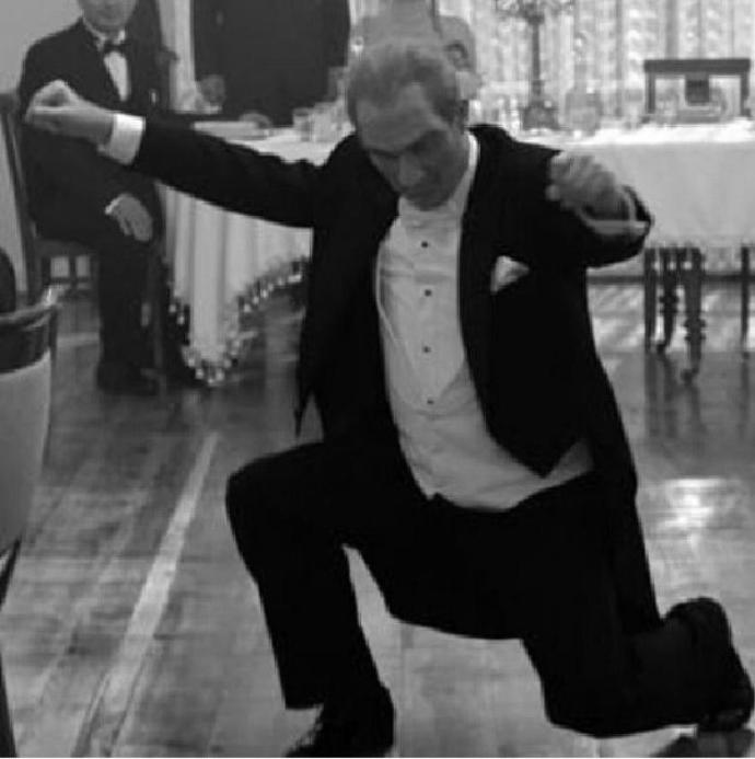 Atatürk'ün 1930 lu yıllarda bu kadar şık giyinmesi hakkında düşünceniz?