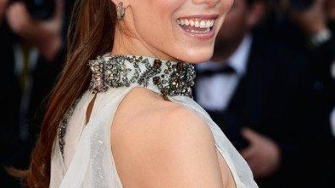Cansu dere mi fahriye evcen mmi?