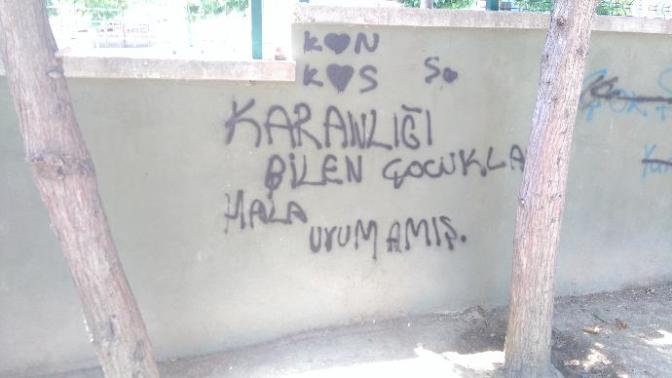 Semtinizde duvar yazıları var mı?