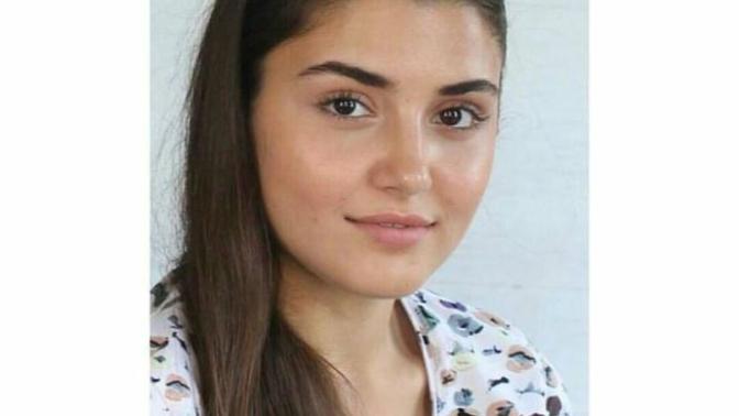 Hande Erçelde Tam Masum Köylü Güzeli Tipi Yok mu?