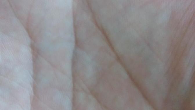 Elinizdeki sayi yazdigini hic fark ettniz mi? SOl elde arapca 81 yazıyor ve sag elde de yinee arapca 18 yazıyor?