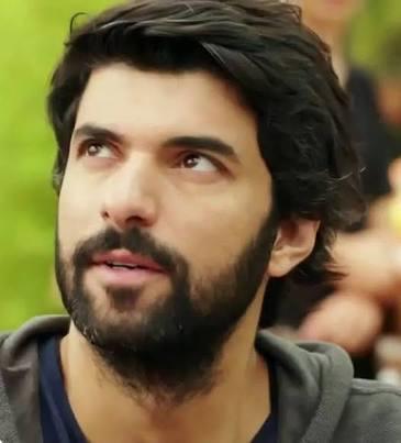 Engin Akyürek mi daha yakışıklı yoksa Mehmet Akif Alakurt mu?