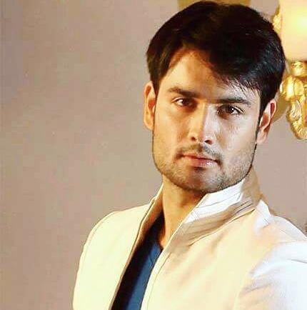 Vivian dsena yakışıklı mı?