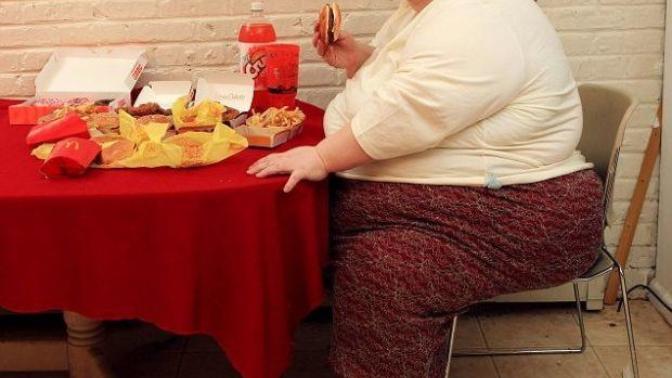 Şişko kızların sevmeye sevilmeye hakkı yok sizce varmı?