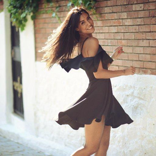 Banu Parlak mı Fahriye Evcen mi?