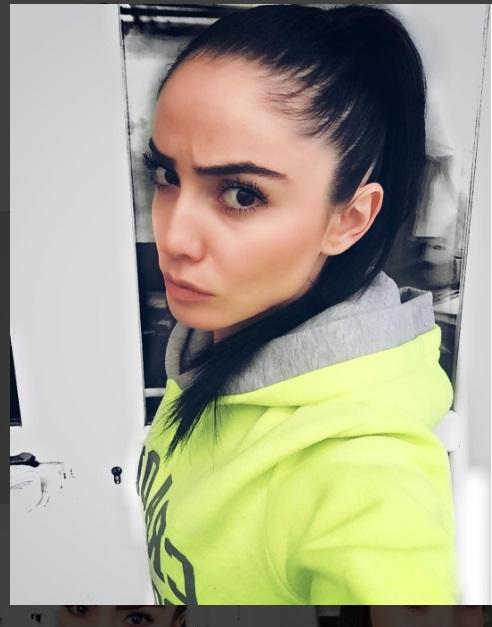Ah ulan böyle güzel bir kız ölür mü hiç çok üzüldüğünüz oldu mu genç yaşta ölen birisine?