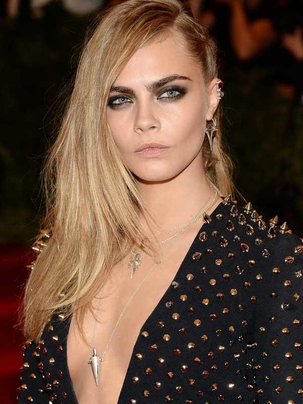 Cara Delevingne Sizce Güzel Mi (Resimli)?